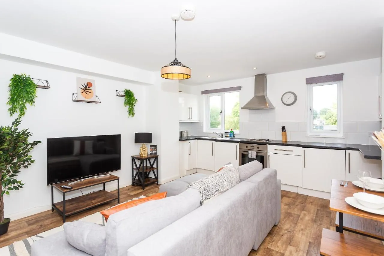 Apartment Family Comfort - Southend Stays